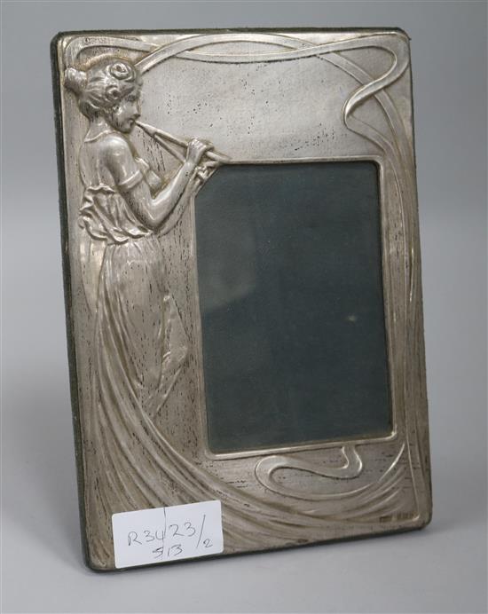 An Art Nouveau style silver mounted photograph frame, 24cm.